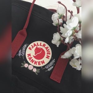 embroidered kanken <3